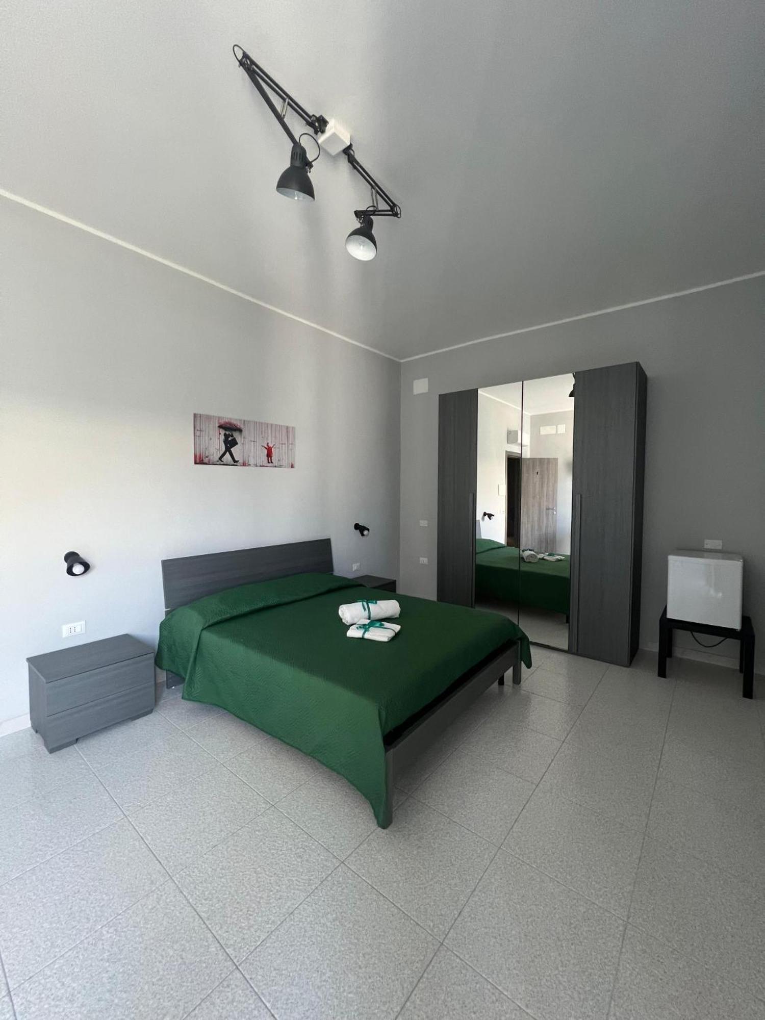 Settetrequattro Rooms Syracuse ภายนอก รูปภาพ