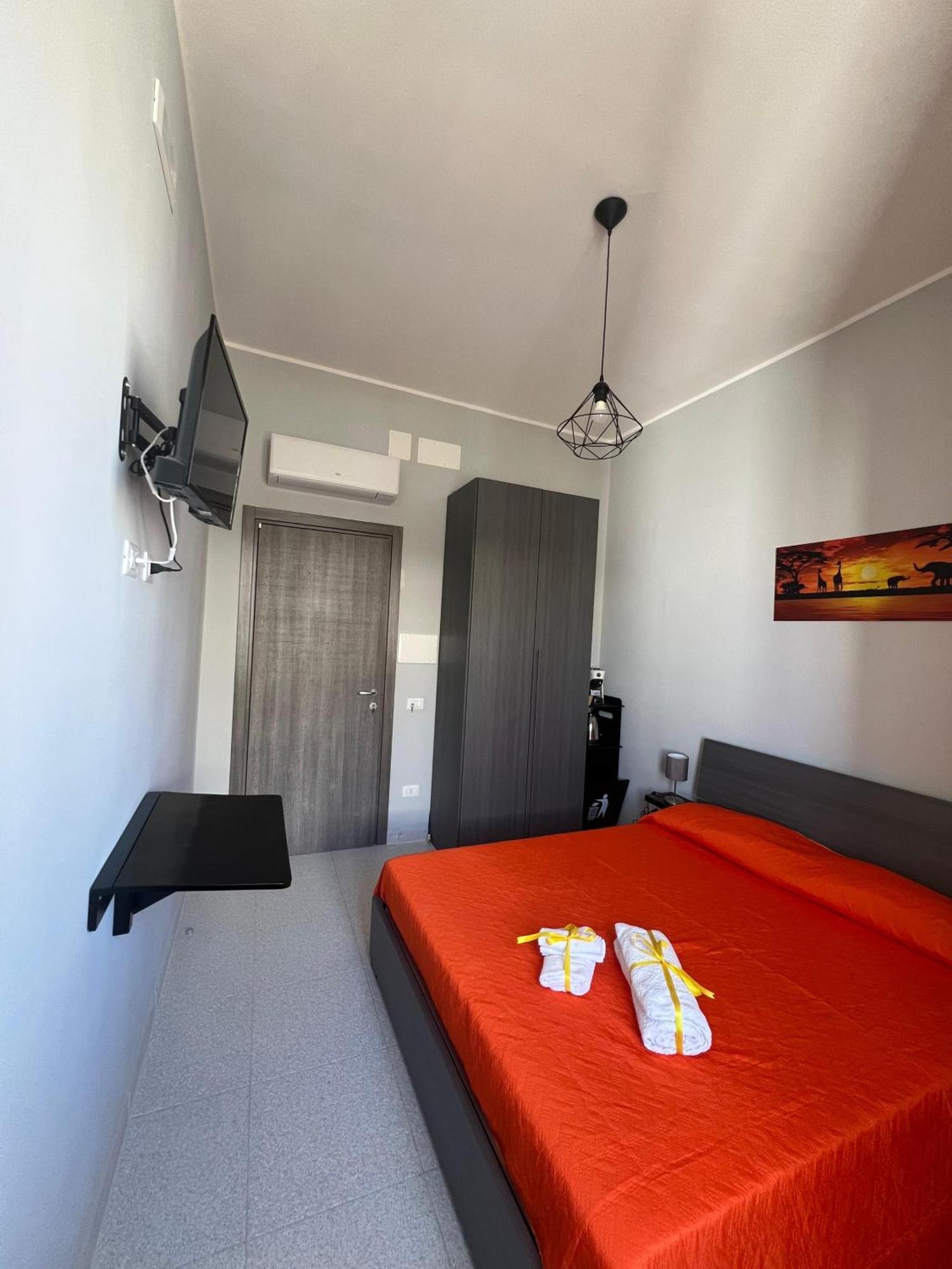 Settetrequattro Rooms Syracuse ภายนอก รูปภาพ